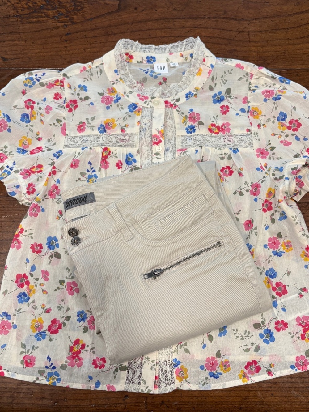 Gap Floral Cotton Blouse & Mason Cream Moto Ankle Zip Jeans Outfit Size M EUC